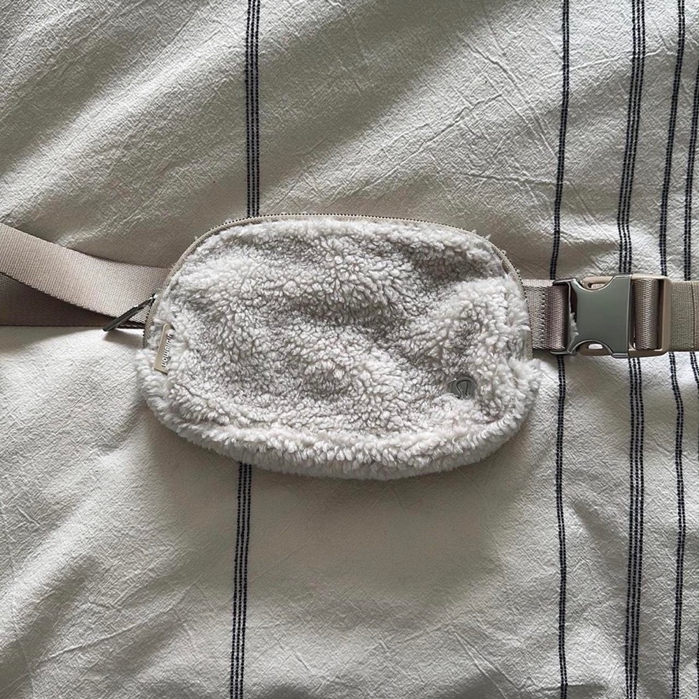 Lululemon belt bag